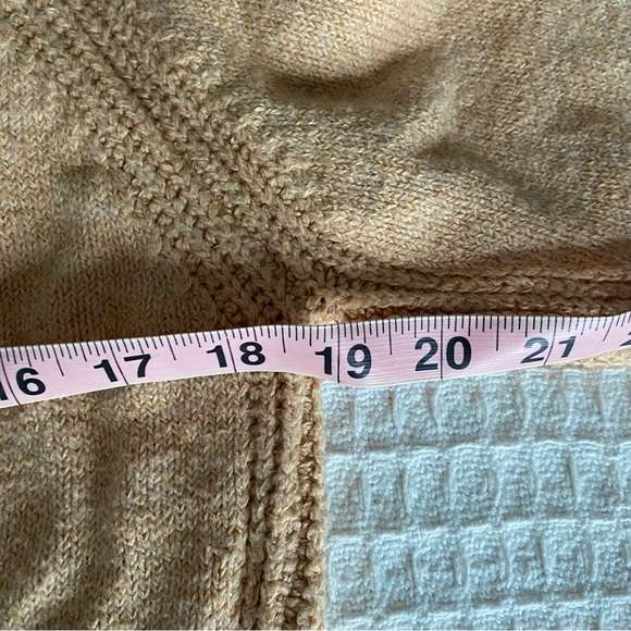 Universal Thread Tan Crew Neck Sweater with Ribbed Detailing small - Picture 5 of 6